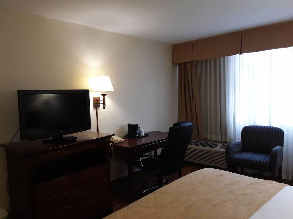 Norwood Inn Hudson מראה חיצוני תמונה