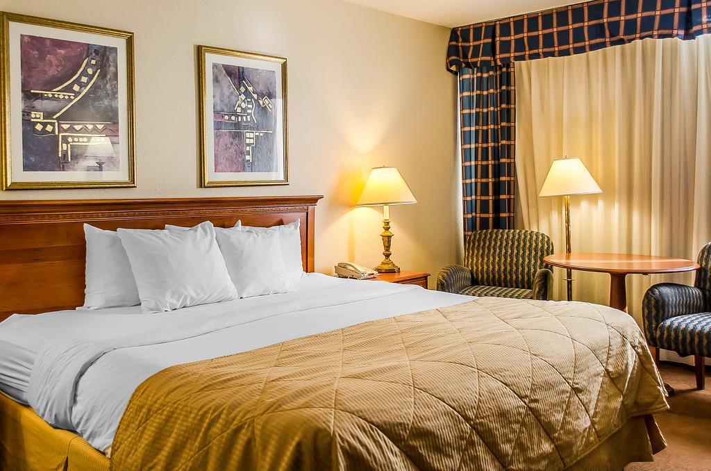 Norwood Inn Hudson מראה חיצוני תמונה