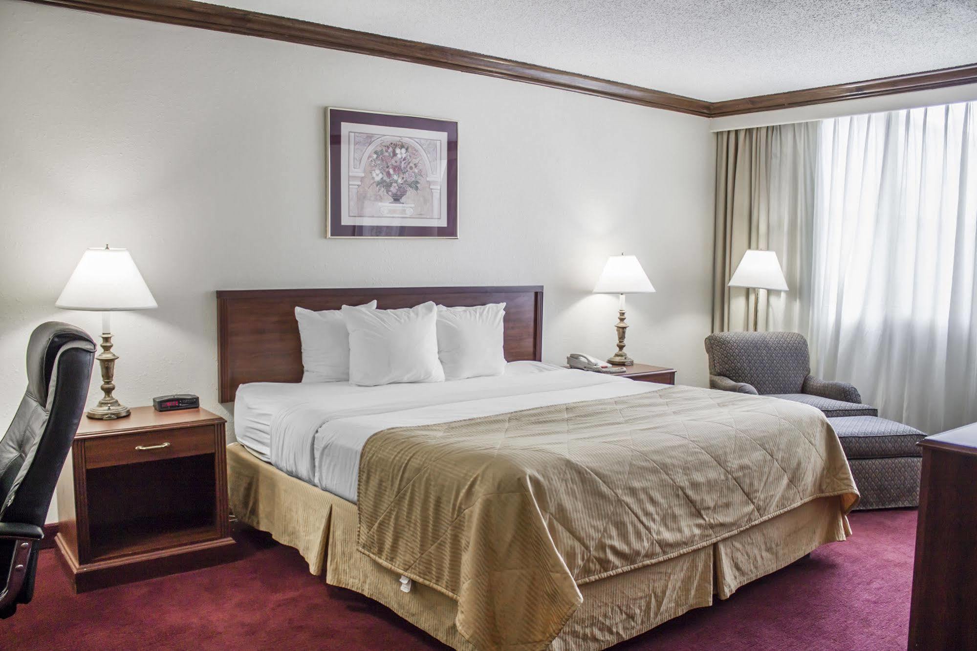 Norwood Inn Hudson מראה חיצוני תמונה