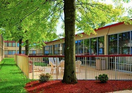 Norwood Inn Hudson מראה חיצוני תמונה