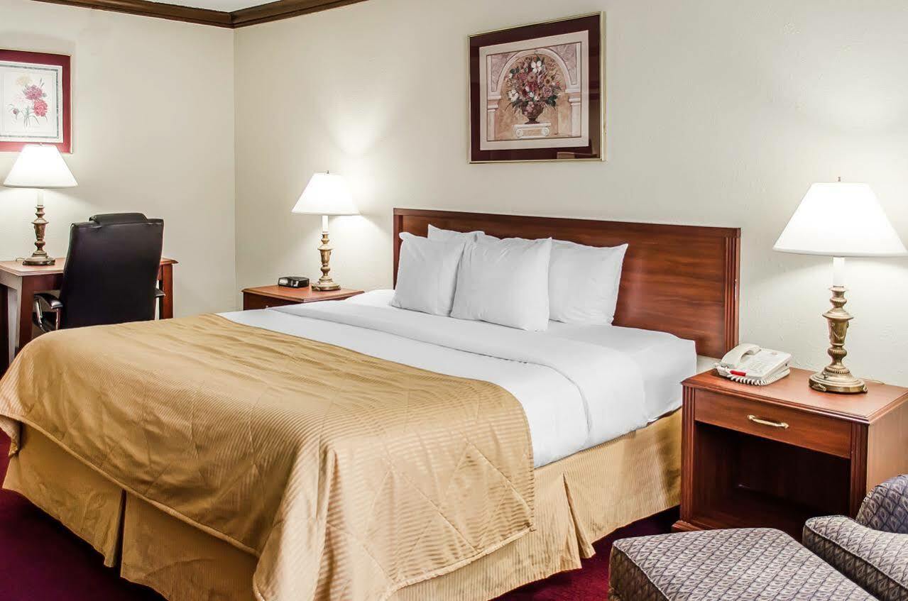 Norwood Inn Hudson מראה חיצוני תמונה