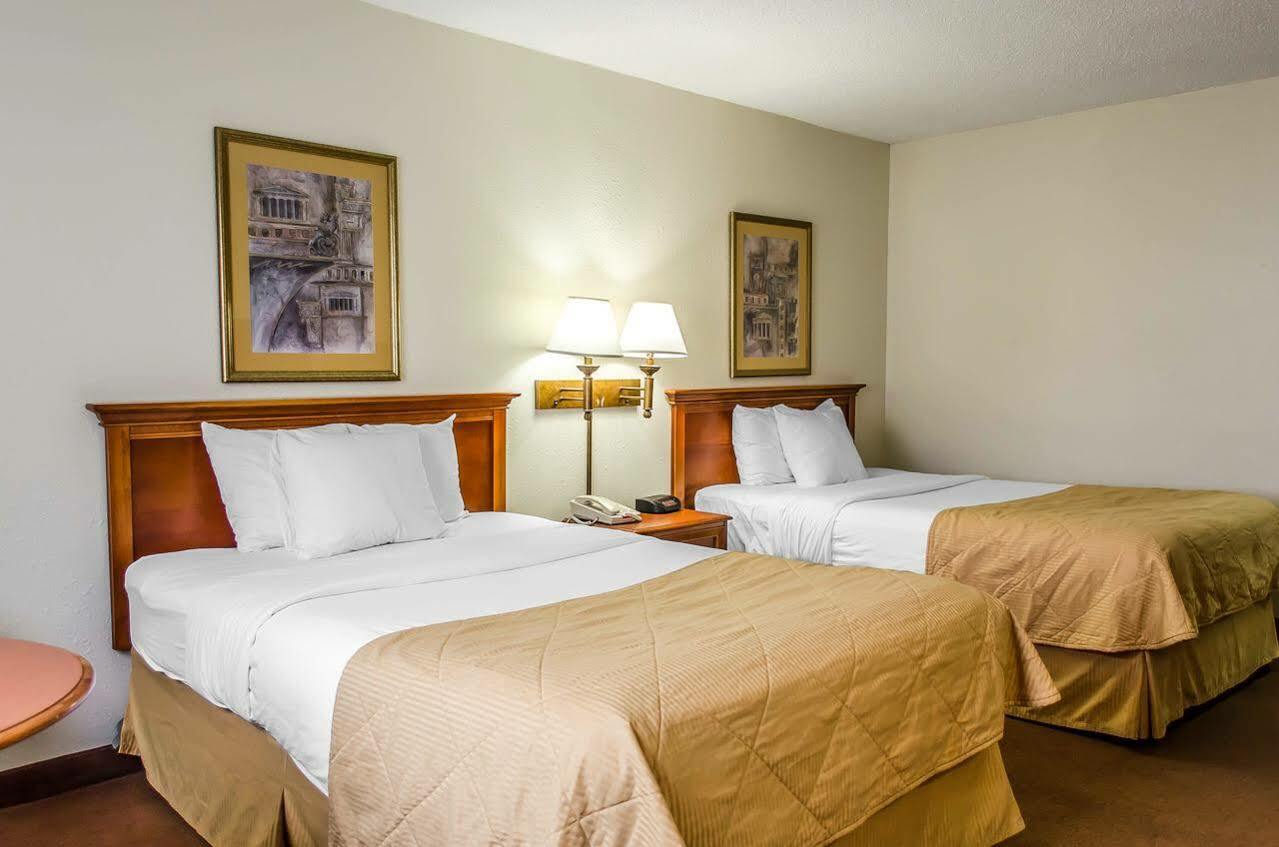 Norwood Inn Hudson מראה חיצוני תמונה